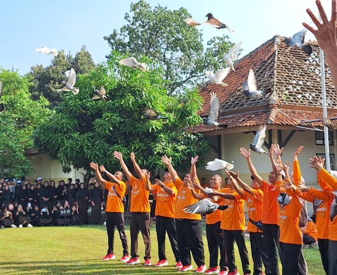 HUT ke-36 Saloku: Apel Akbar,  Tari Massal, dan Tumpengan