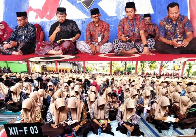 Jumat Rohani, Bacaan Surah Al-Baqarah sampai Memandang 4 Hal Memberi Kebaikan